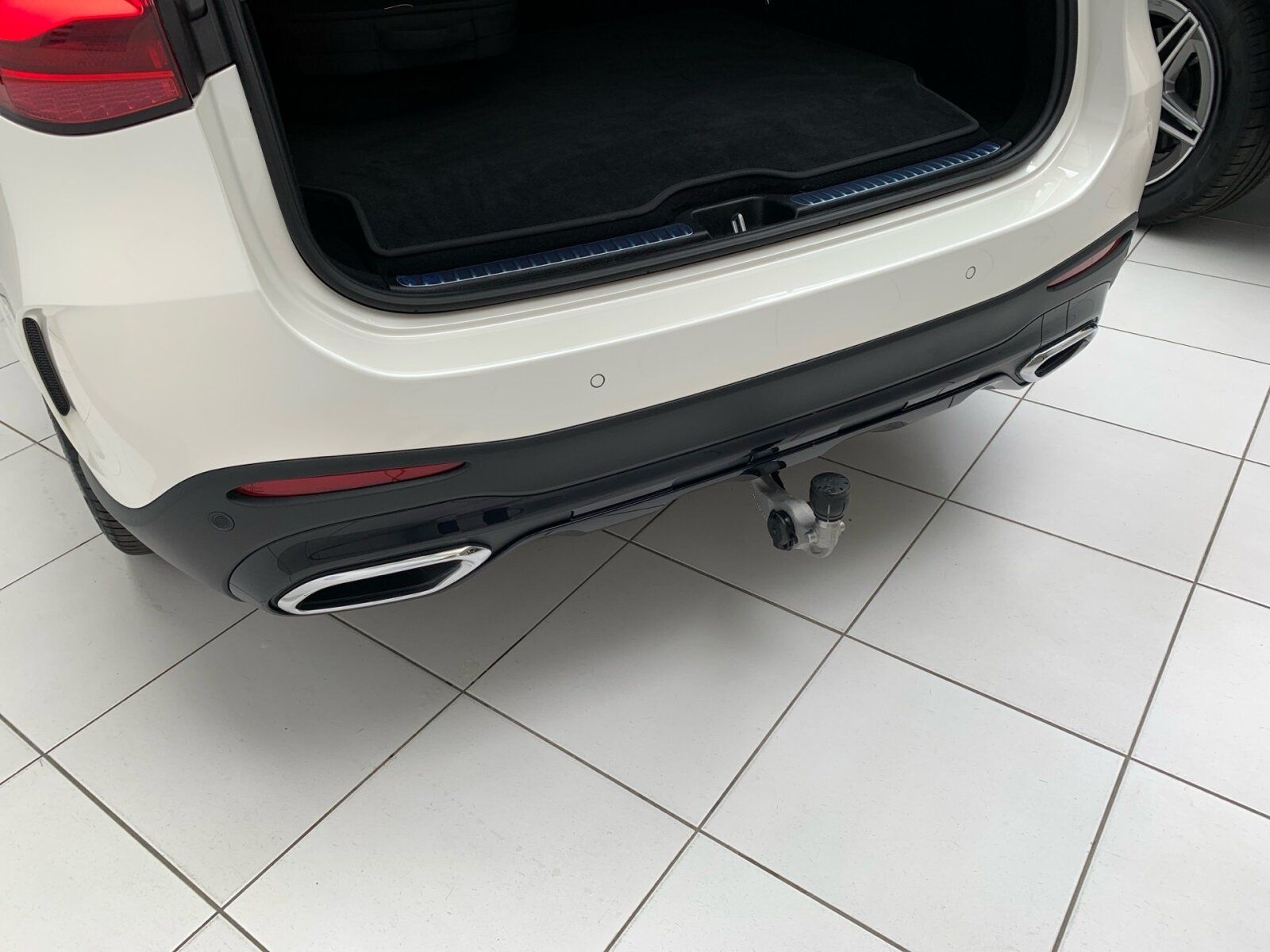 Mercedes-Benz GLC 300 e 4M *AMG*NIGHT*HINTERACHSLENK*AHK*PANO*