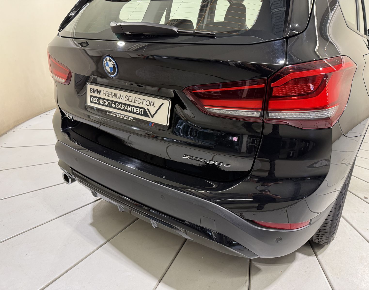 BMW X1 xDrive25e Sport Line - Samsaru's Car Outlet