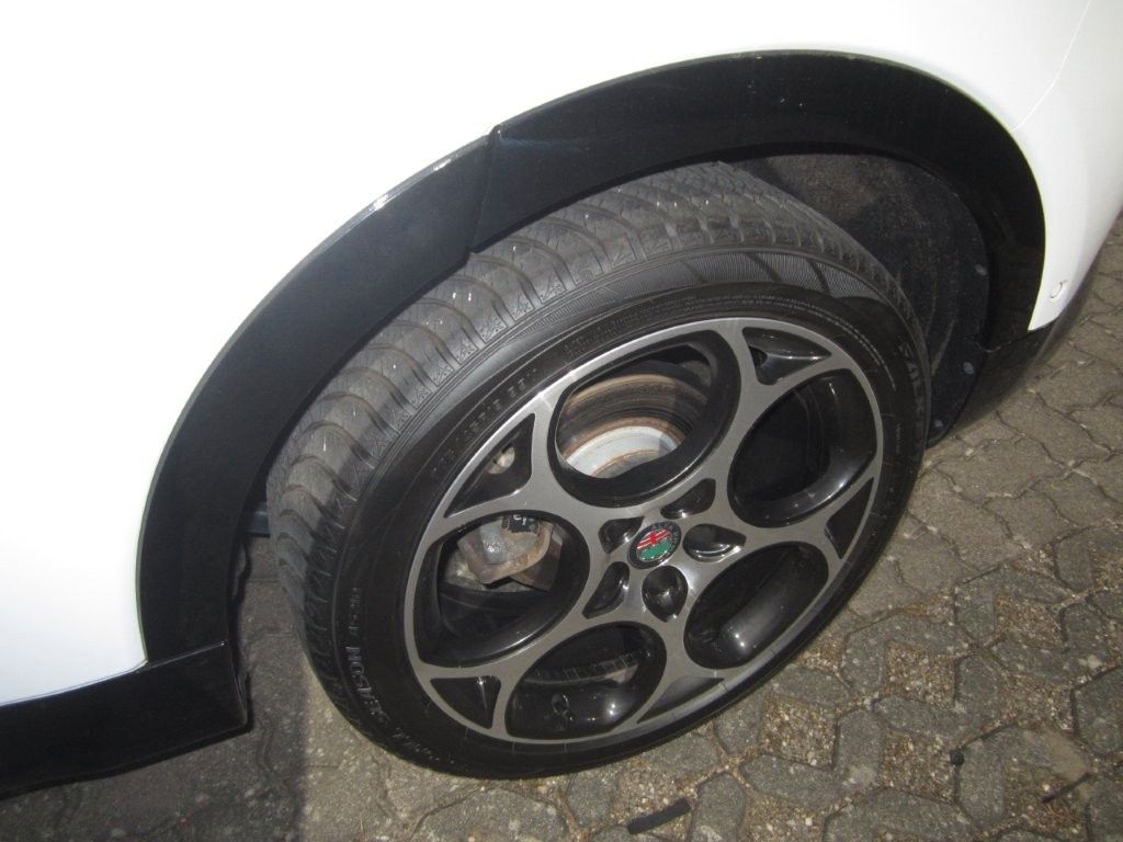 Alfa Romeo TI 160 PS Hybrid  AT Winter Navi HARMAN Kar