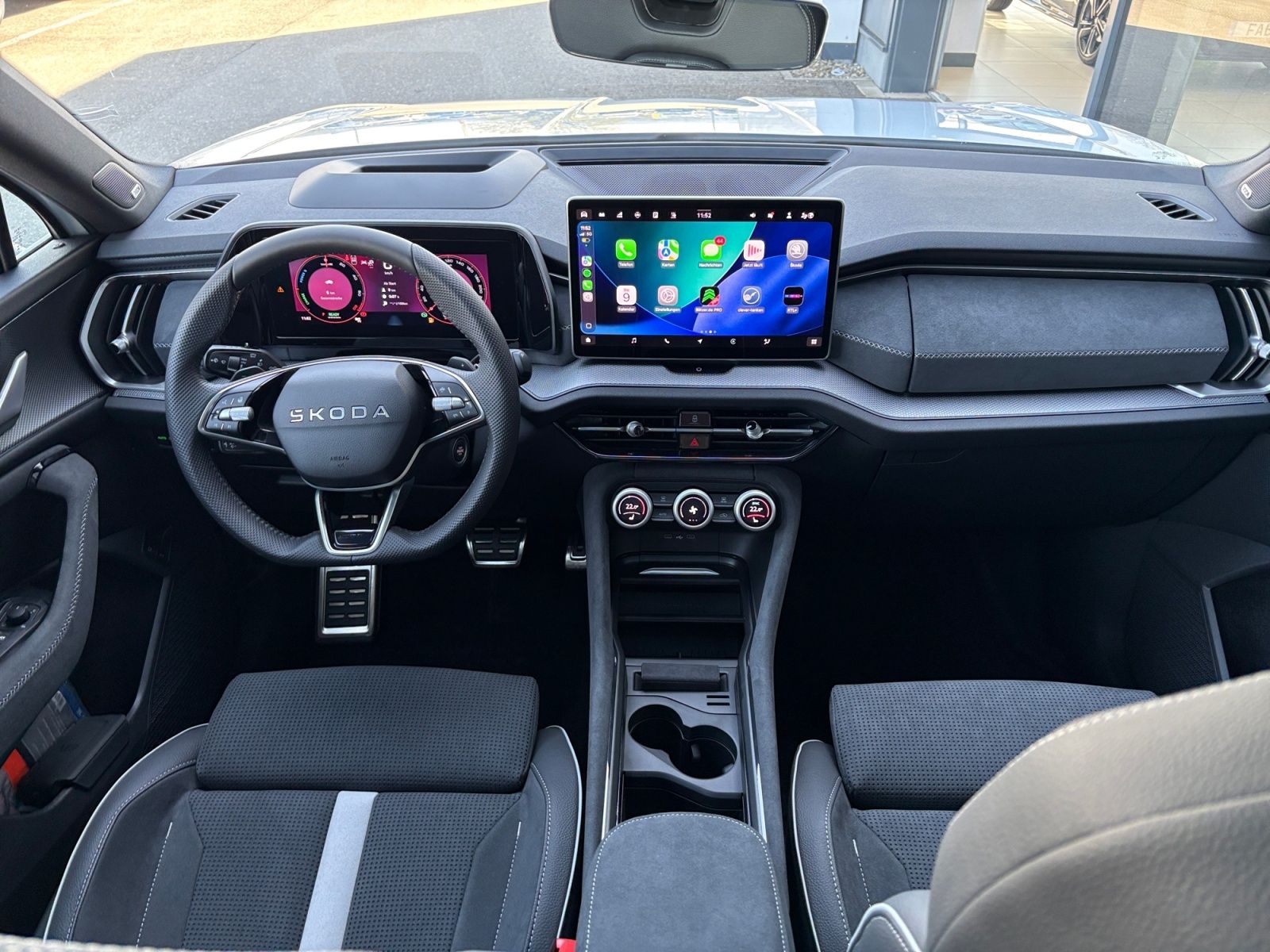Skoda KODIAQ IV SPORTLINE 1,5TSI DSG NAVI LED AHK