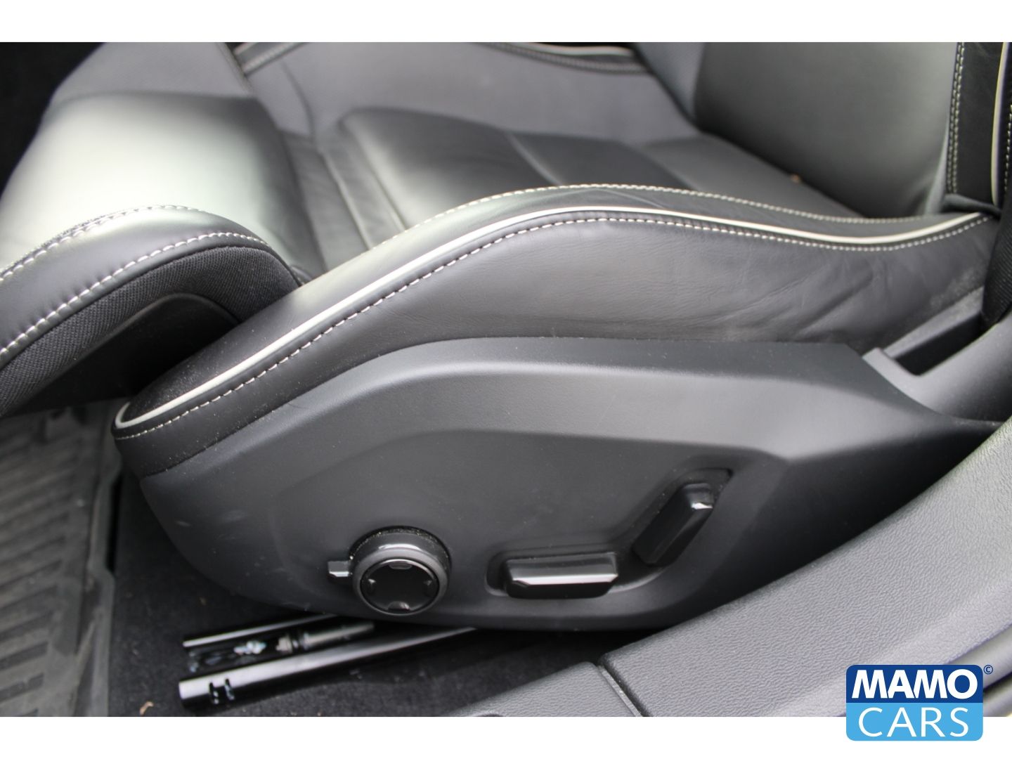 Volvo V60 T8 AWD Recharge Plus Dark EU6e AHK/360CAM/AC