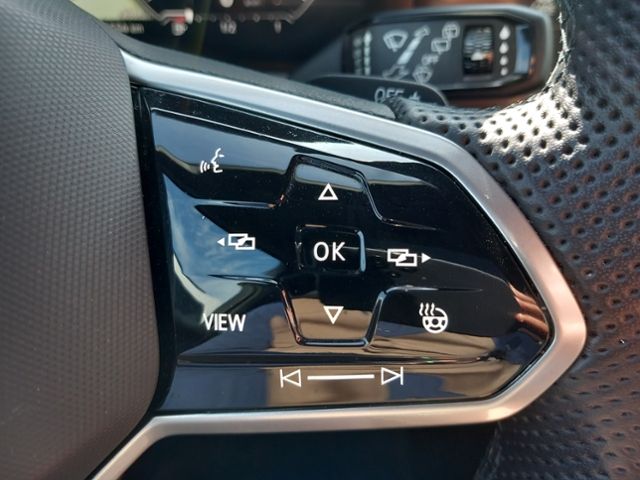Volkswagen Touareg 3.0 TDI 4M R-Line - Samsaru's Car Outlet