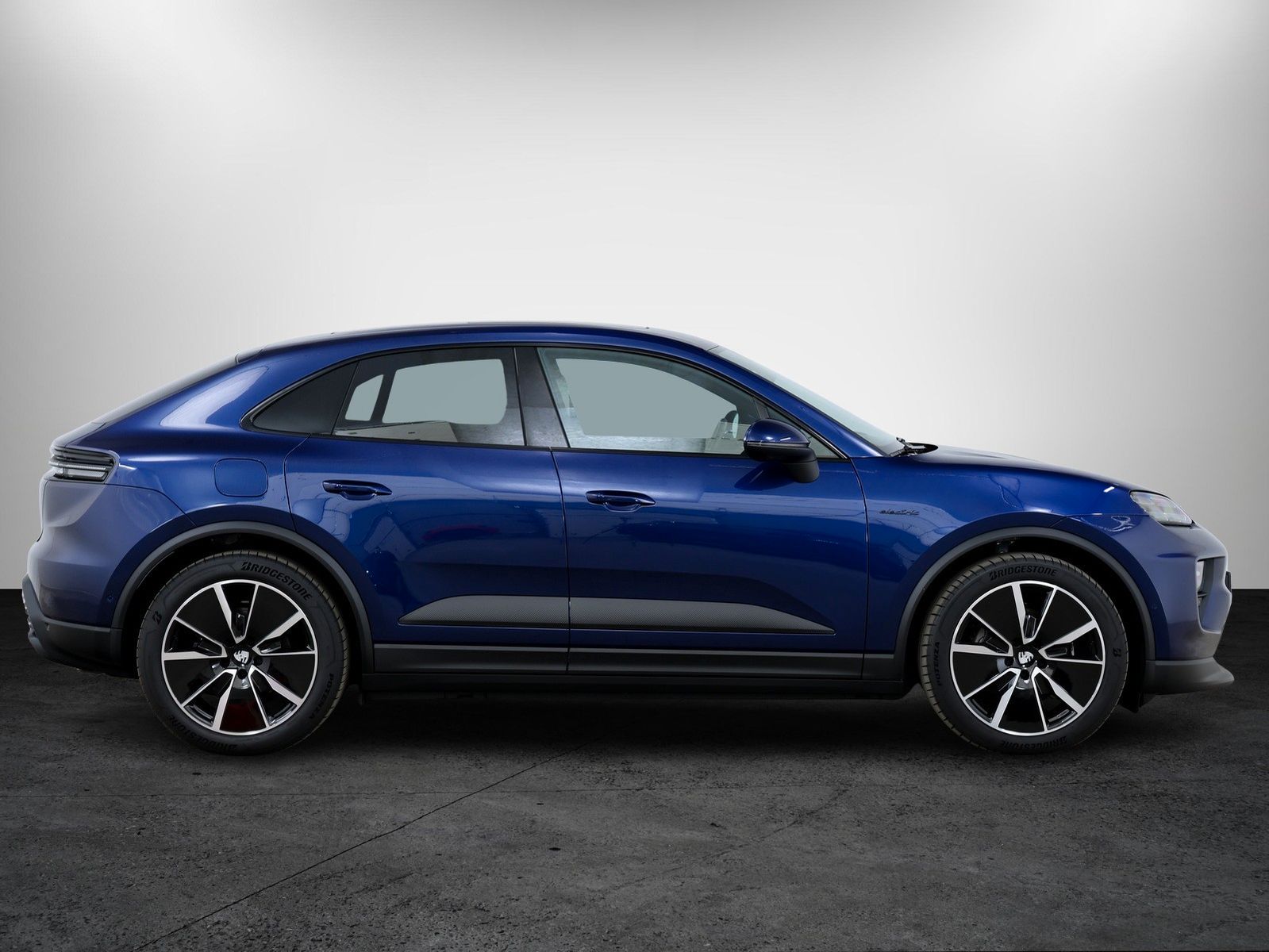 Porsche Macan Electric 4