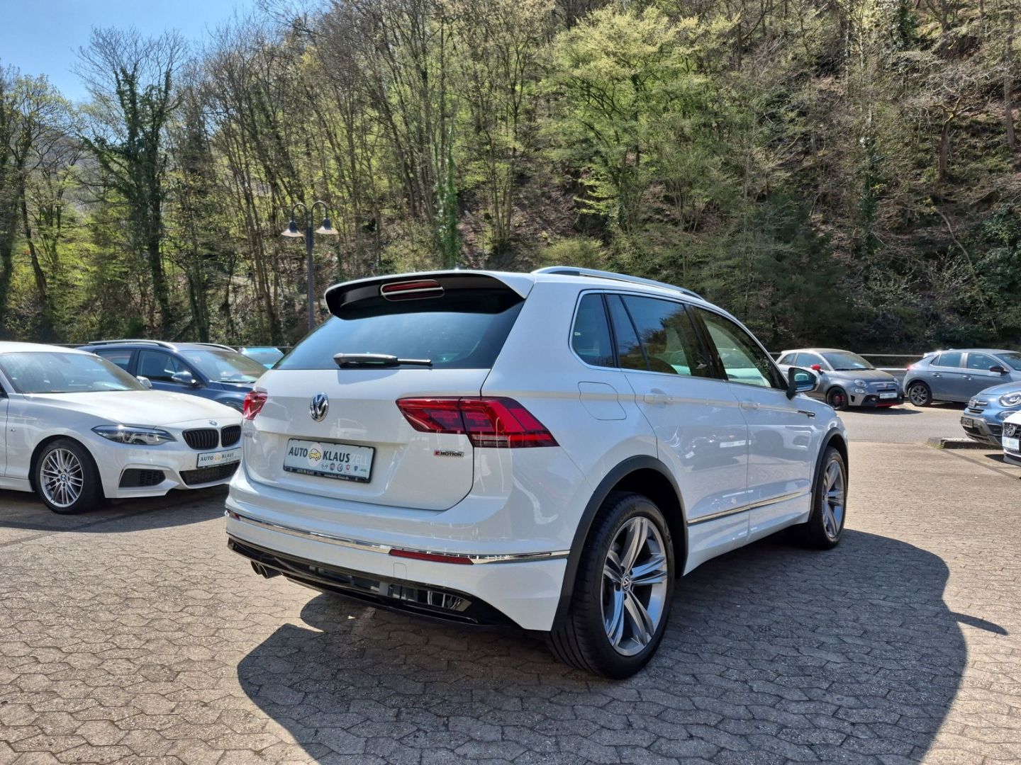 Volkswagen Tiguan 2.0 R-Line 4Motion - Samsaru's Car Outlet