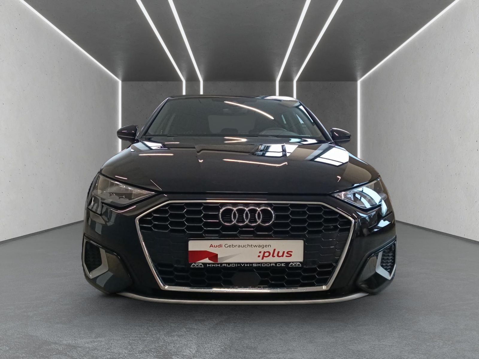Audi A3 Limousine 35 TFSI Adv. S tronic - Samsaru's Car Outlet