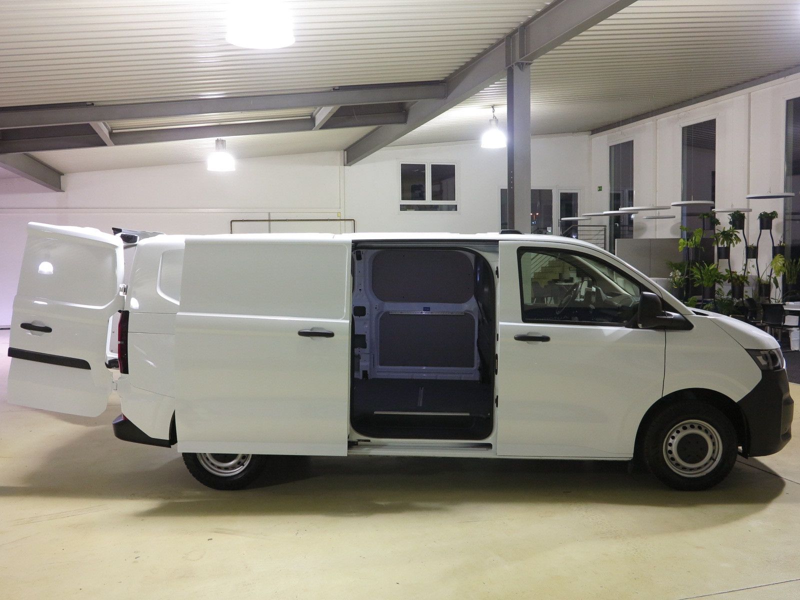 Volkswagen T7 Transporter Kasten TDI2.0 SCR Lang 3Si FlüTür