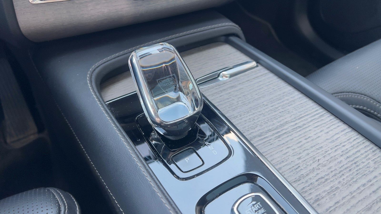 Volvo XC90 B5 D AWD Ultimate Dark*B&W*HUD*LUFT*AHK*ACC