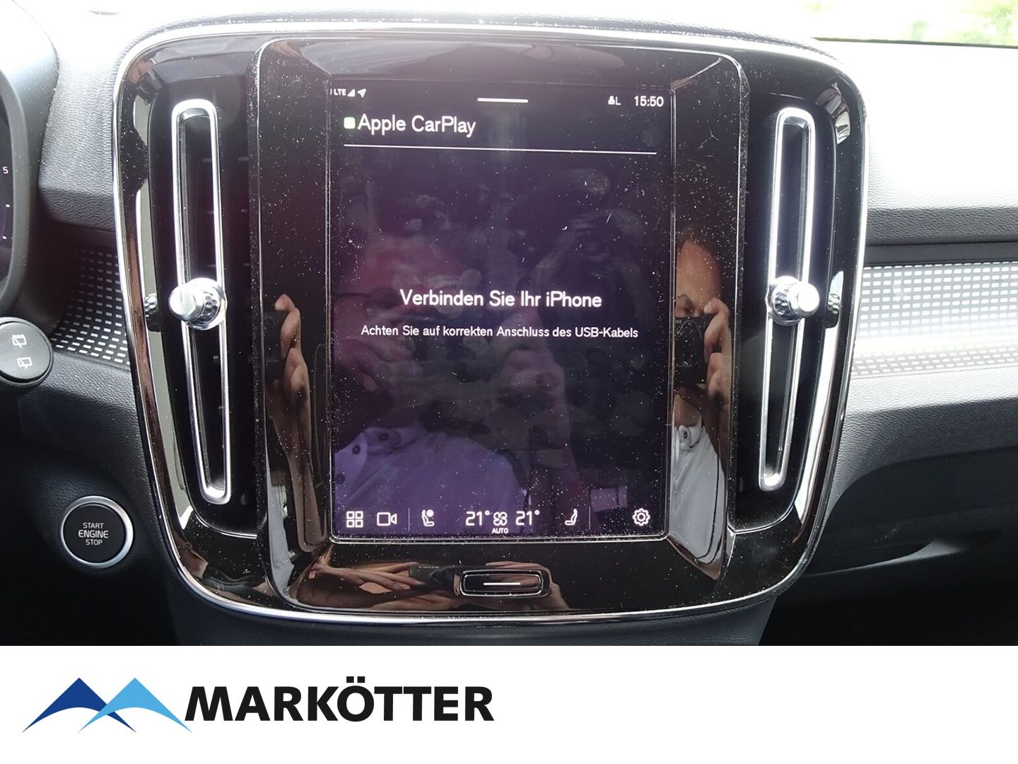 Volvo XC40 B3 Plus Dark - Samsaru's Car Outlet