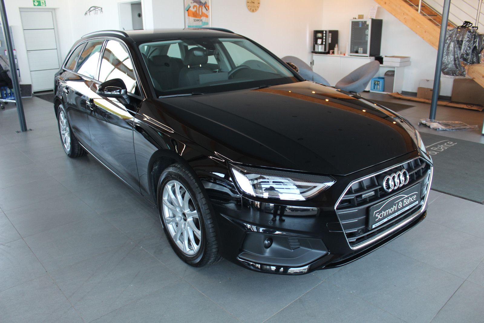 Audi A4 Avant 40 TDI quattro S tronic - Samsaru's Car Outlet