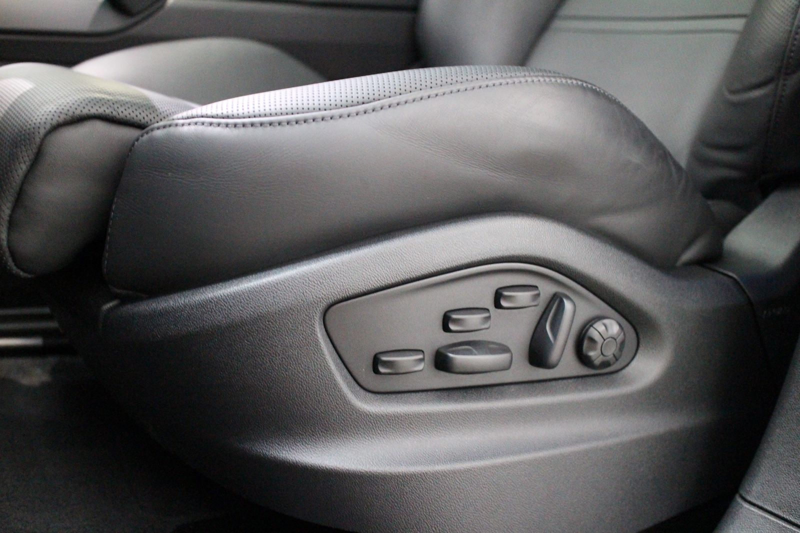 Porsche Cayenne Coupe GTS InnoDrive HeadUp Softclose