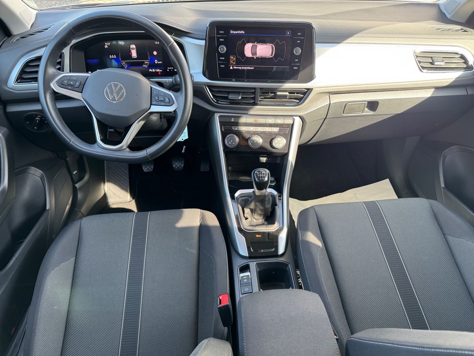 Volkswagen T-Roc 1.0 TSI Life - Samsaru's Car Outlet
