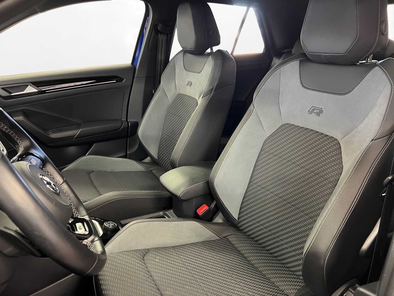 Volkswagen T-Roc R 4M - Samsaru's Car Outlet