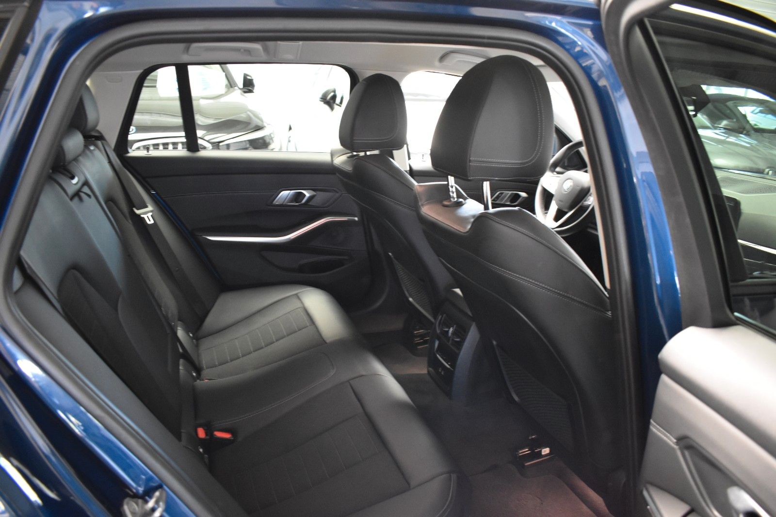 BMW 330 d Touring SPORT LINE - Samsaru's Car Outlet