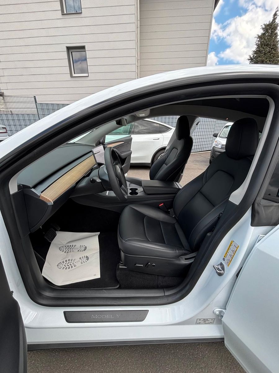 Tesla Model Y Long Range Dual AWD # +AHK # incl. MWST.
