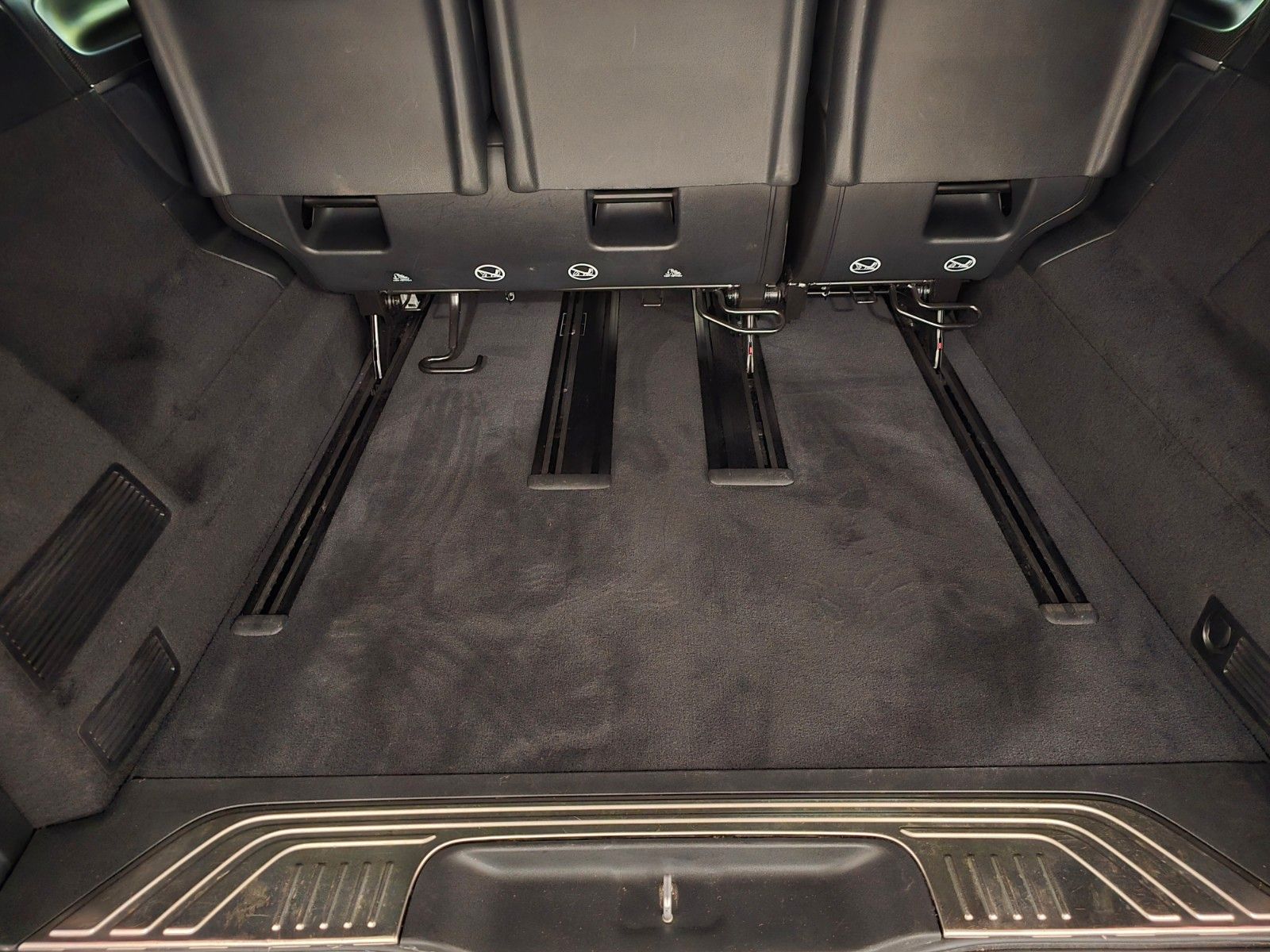 Mercedes-Benz V250d AMG Lang - Samsaru's Car Outlet