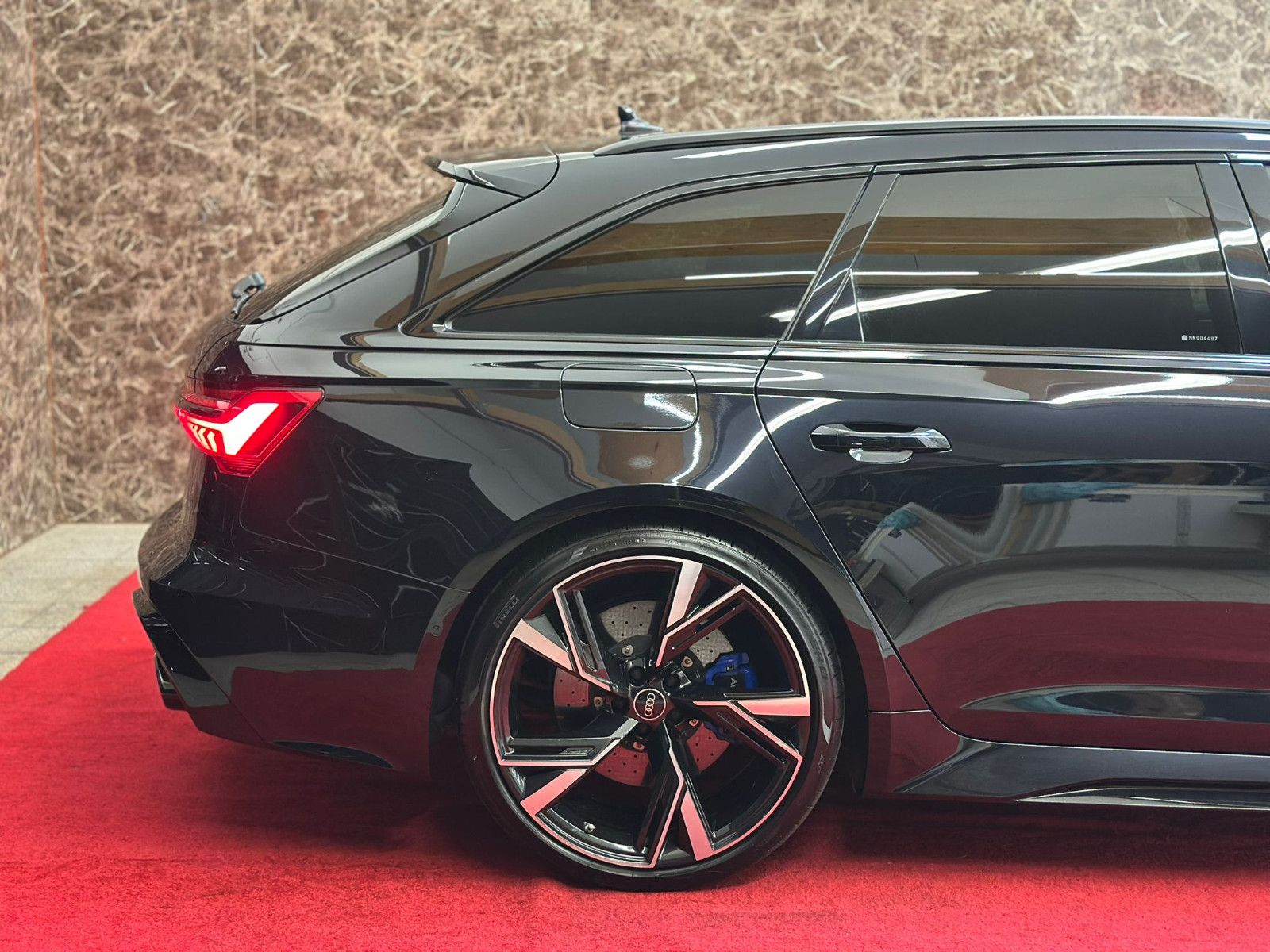 Audi RS6 4.0 TFSI*TIPTRONIQ*QUATTRO*DARK-BLUE*VOLL*