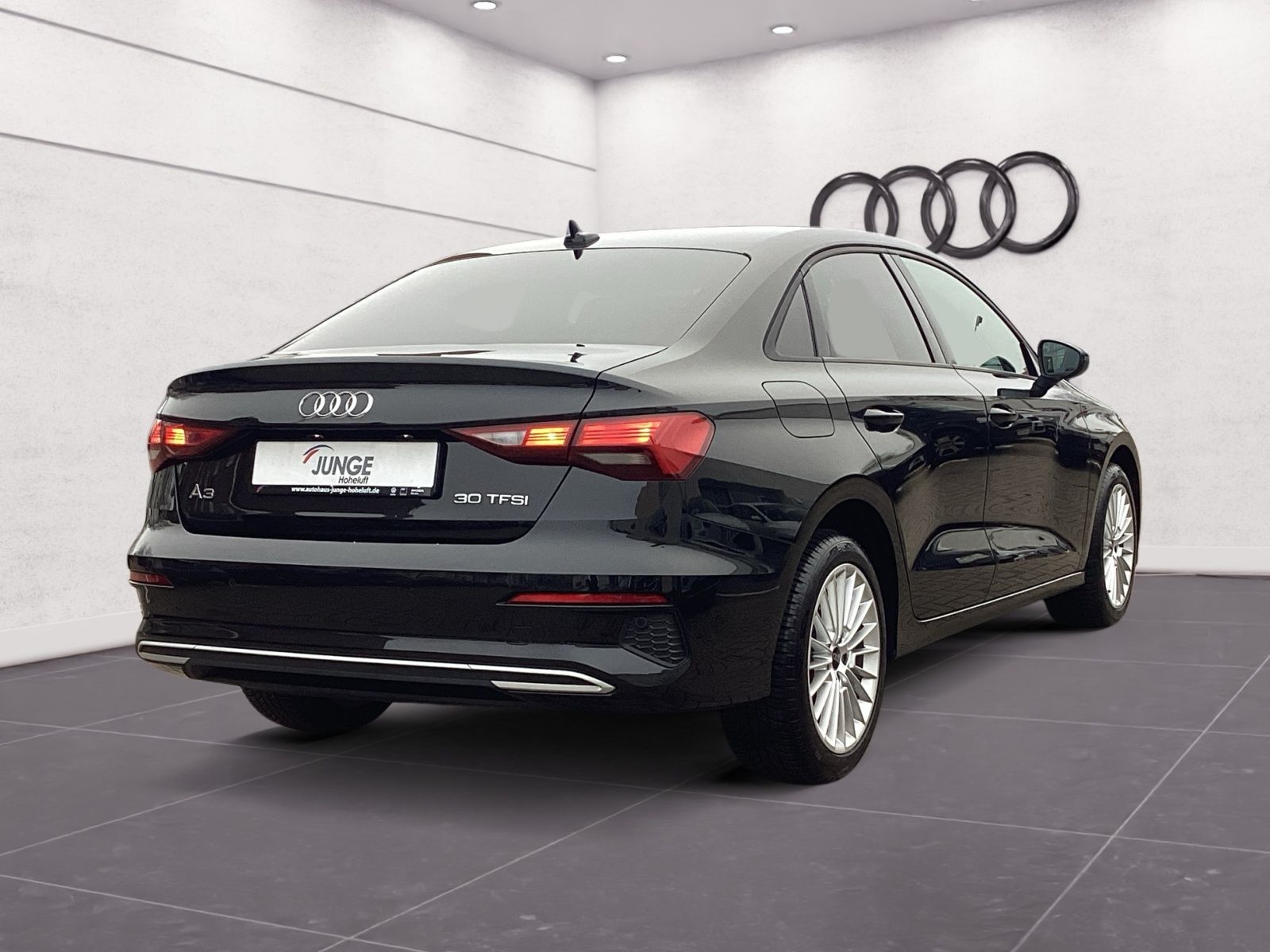 Audi A3 advanced 30 TFSI S tronic - Samsaru's Car Outlet