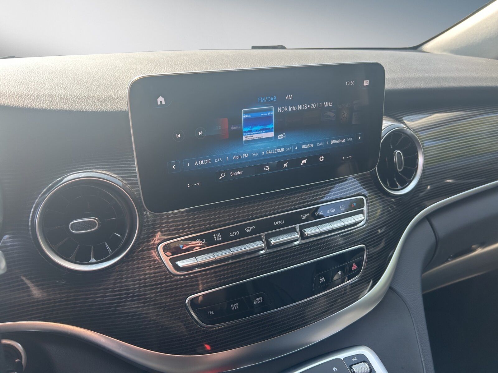 Mercedes-Benz V 300 d - Samsaru's Car Outlet