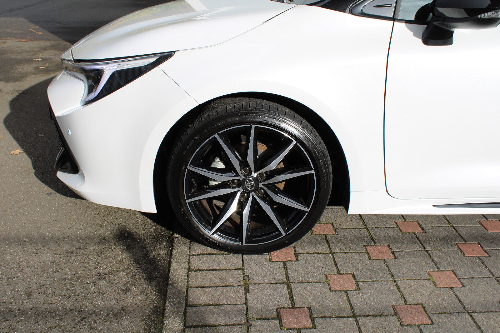 Toyota Corolla 1,8 Hybrid GR Sport, Navi