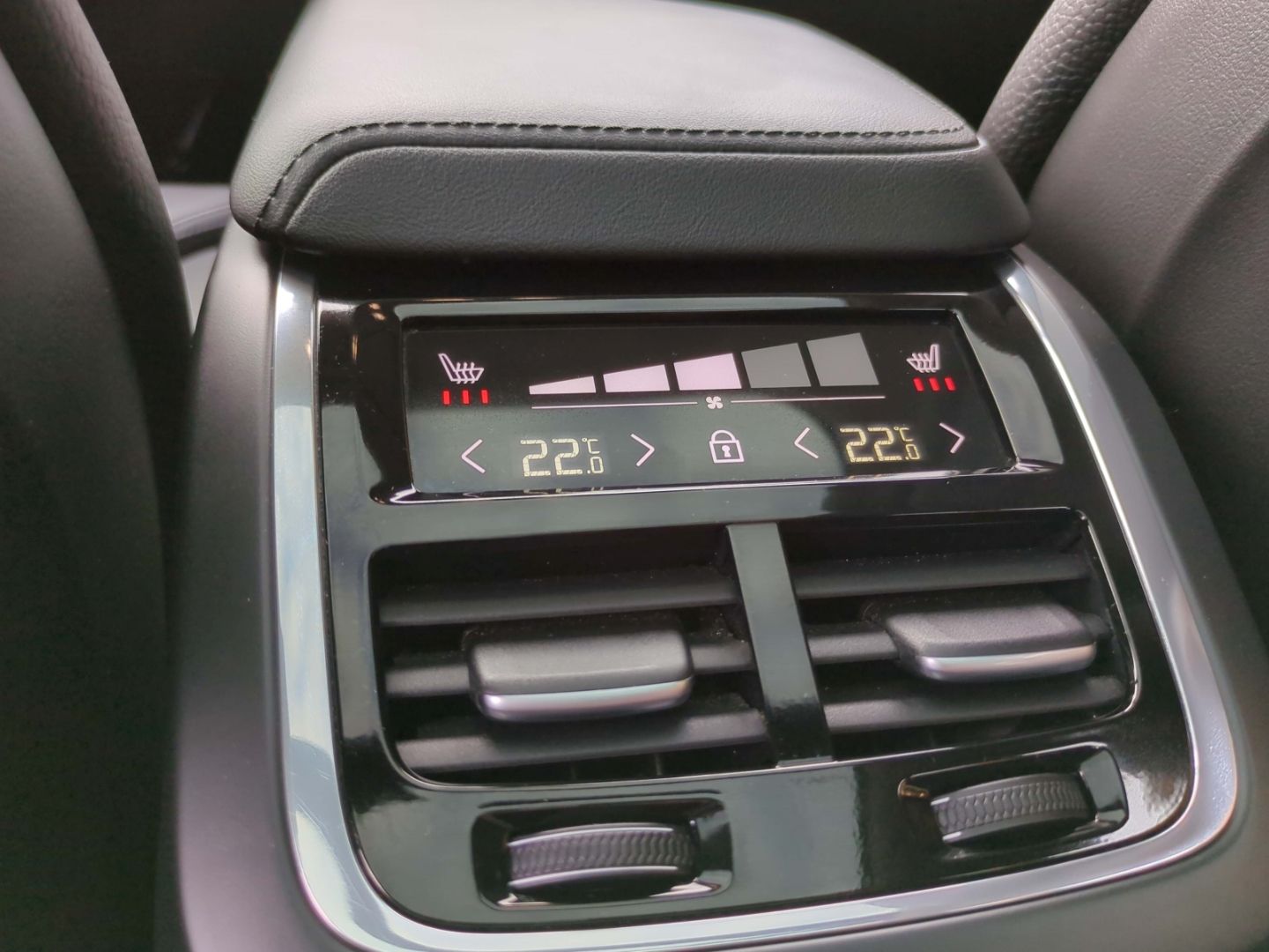 Volvo XC60 Ultimate Dark AWD B4 Diesel EU6d HUD StandH