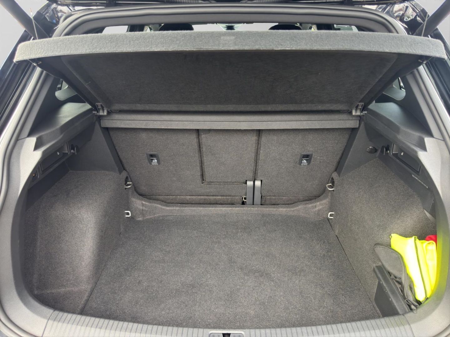 Volkswagen Tiguan 2.0 TDI 4Motion R-Line Black Style Alu Ma