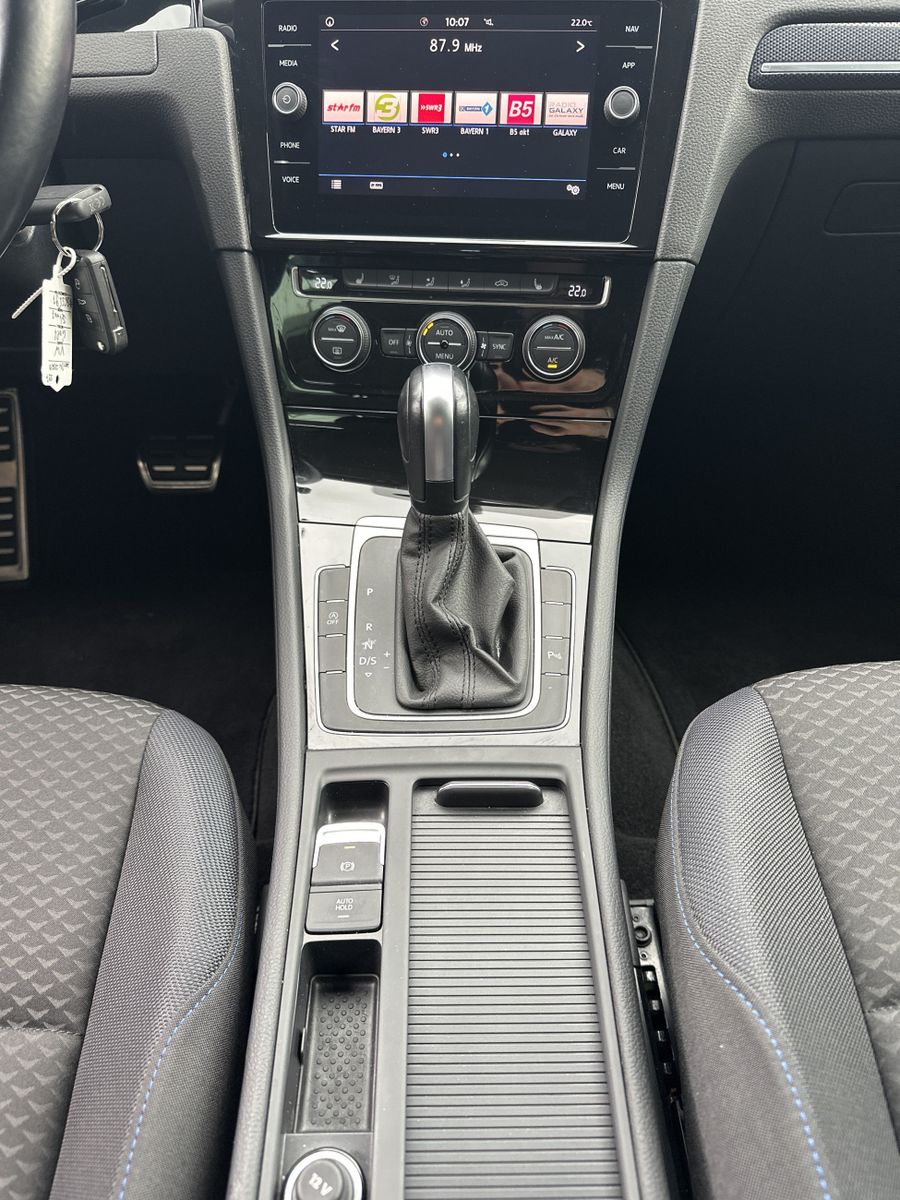 Volkswagen Golf Variant 2.0 TDI DSG United - Samsaru's Car Outlet