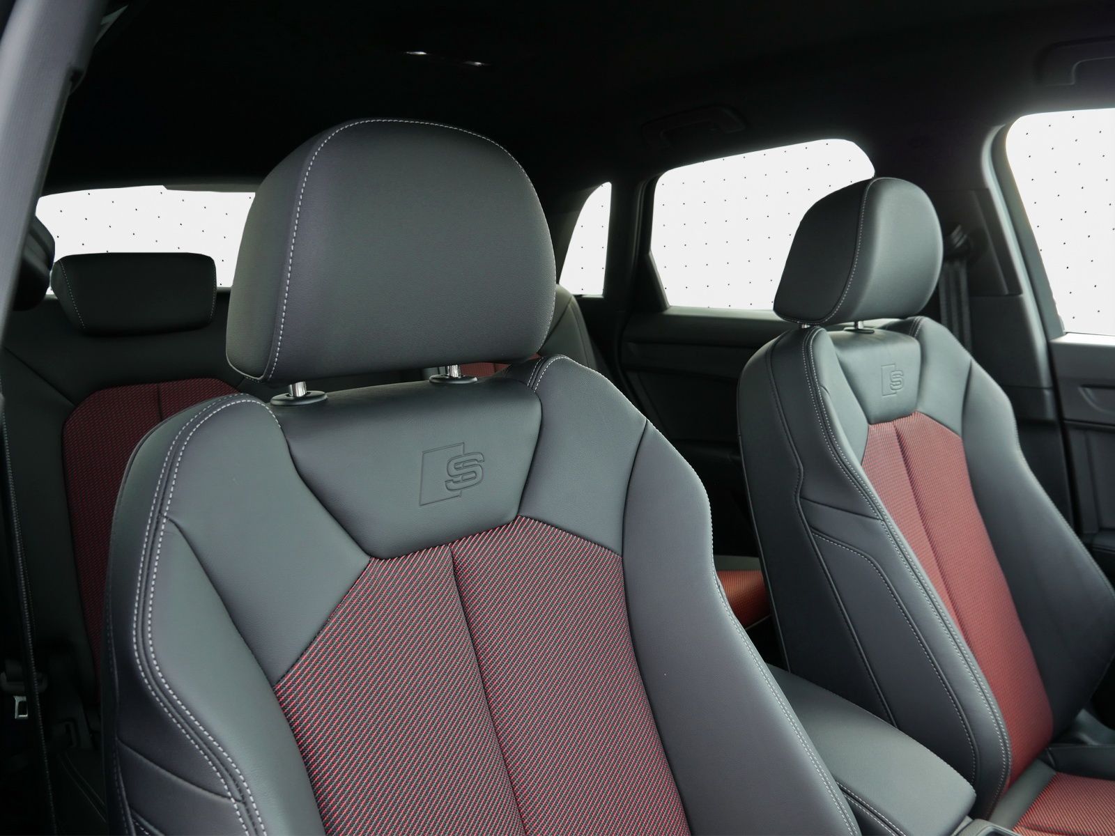 Audi Q3 40 TFSI qu. S line - Samsaru's Car Outlet