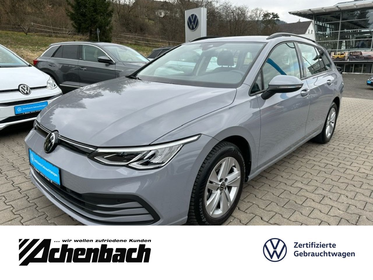 Volkswagen Golf VIII Variant Life 1.5 TSI - Samsaru's Car Outlet