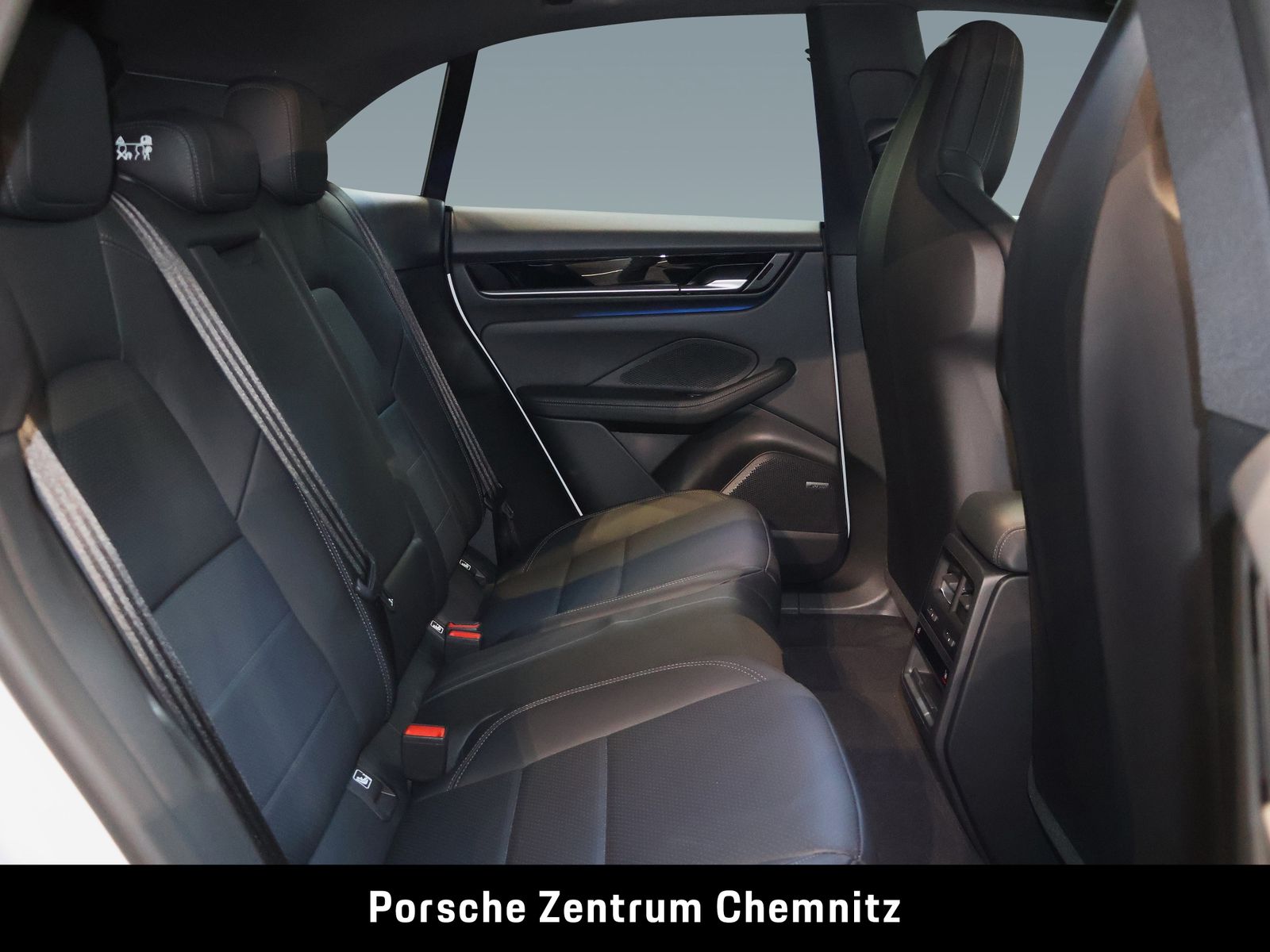 Porsche Macan 4 Electric BEV!;Pano;Luft;BOSE