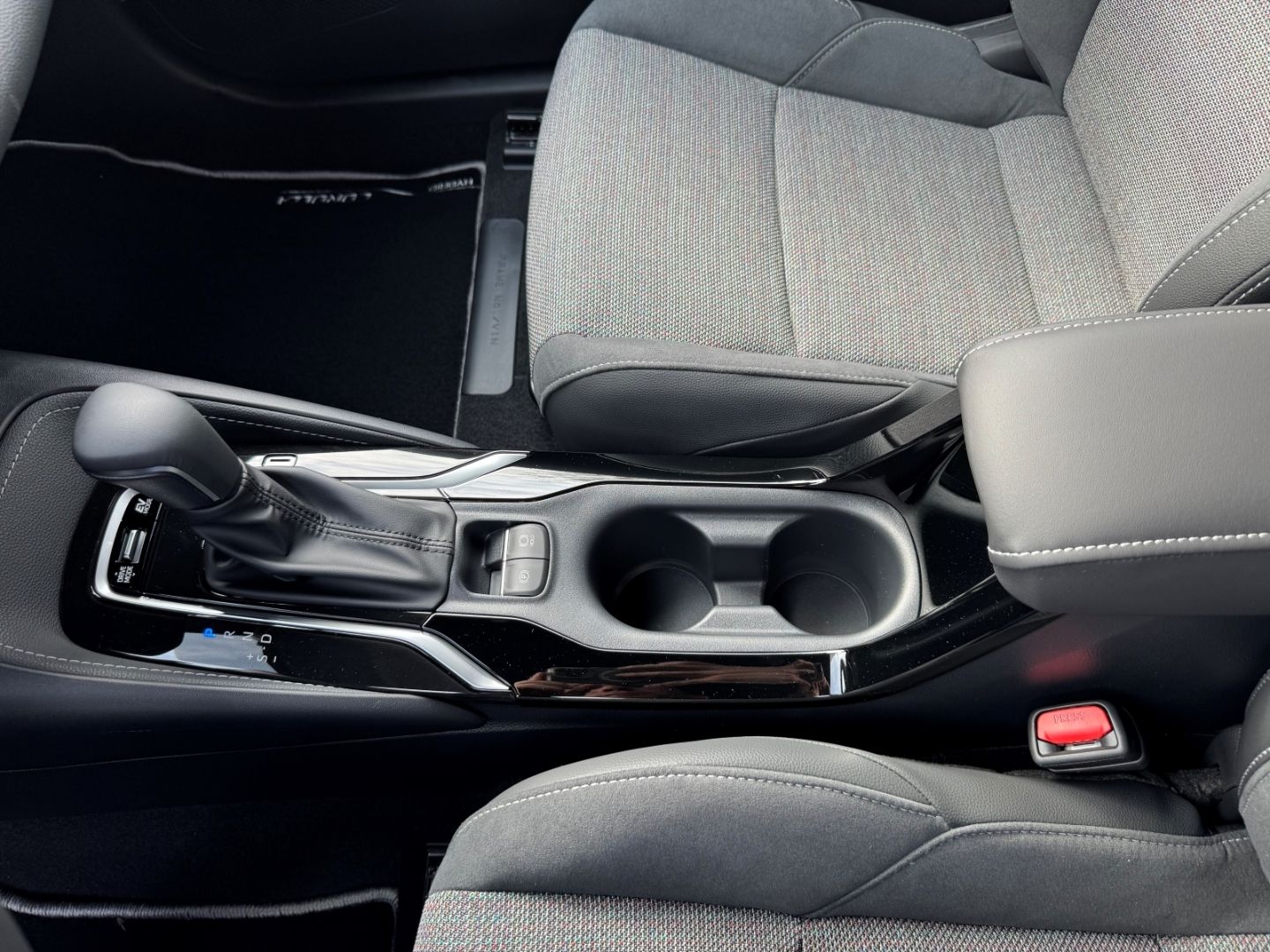 Toyota Corolla Touring Sports Hybrid Teamplayer / CarPl
