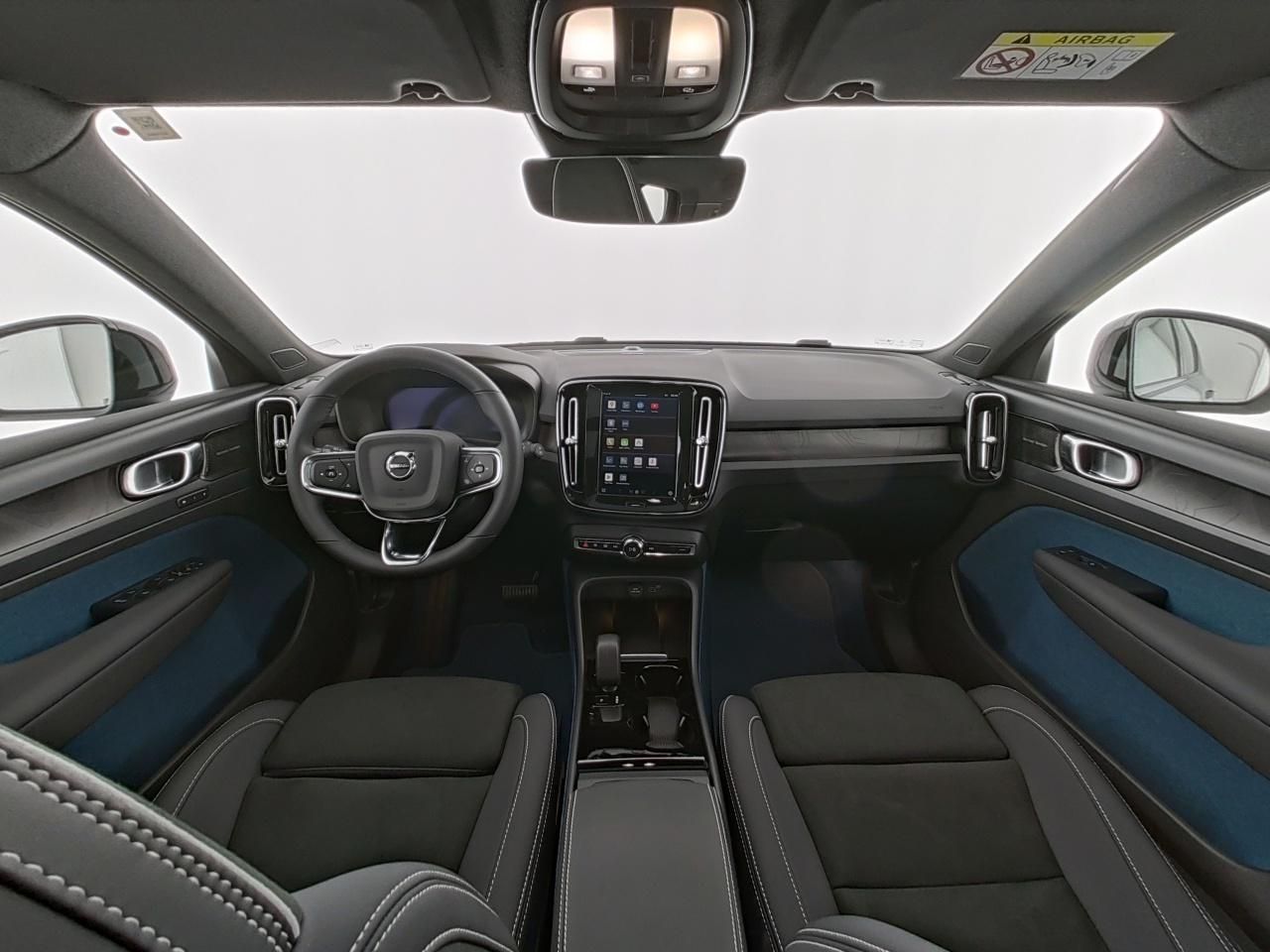Volvo XC40 PURE ELECTRIC ULTIMATE AHK+LM 20''+MET+360°
