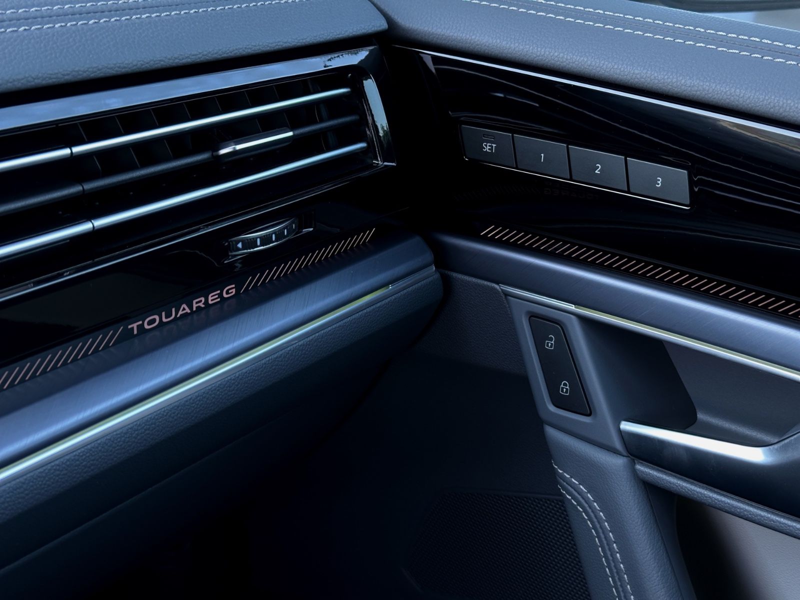 Volkswagen Touareg R-Line°LUFT°NIGHT°MASS°HUD°AHK°360°PANO°