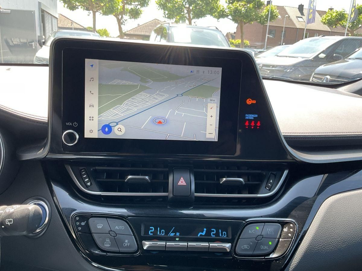 Toyota C-HR HYBRID - Samsaru's Car Outlet