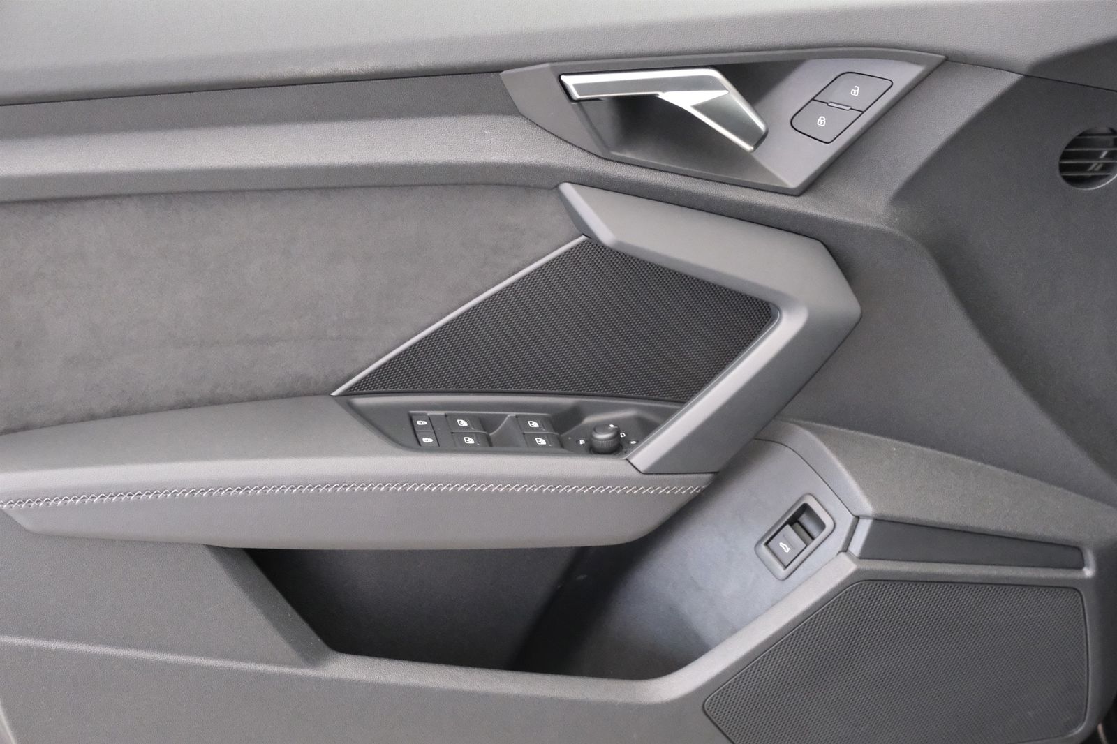 Audi A3 Sportback 35 TFSI S line - Samsaru's Car Outlet