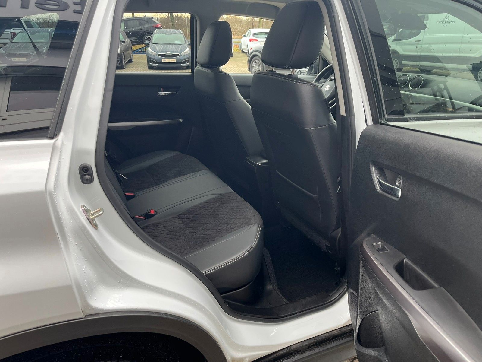Suzuki Vitara 1.4 Comfort+ - Samsaru's Car Outlet