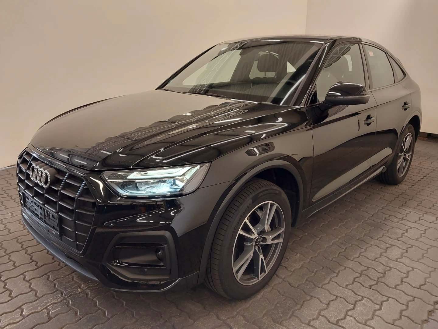 Audi Q5 Sportback 40 TDI S-Line quattro - Samsaru's Car Outlet