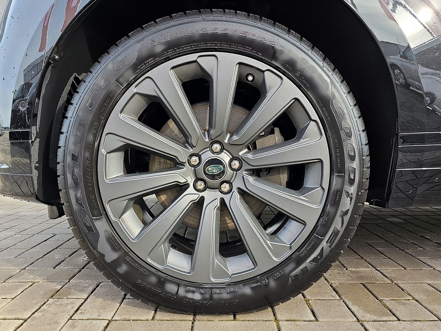 Range Rover Velar D300 R-Dynamic SE - Samsaru's Car Outlet