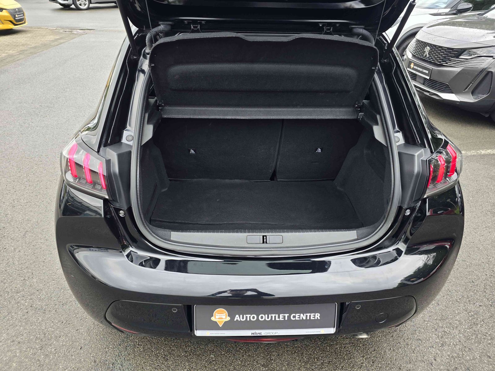 Peugeot 208 GT - Samsaru's Car Outlet