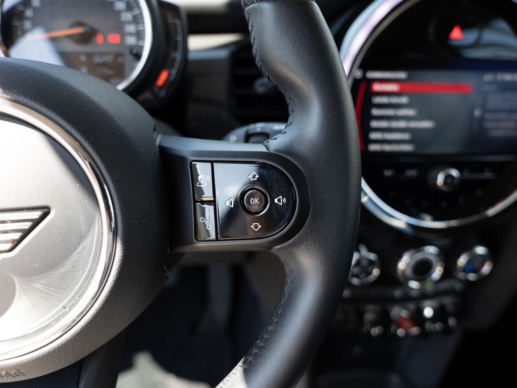 MINI One Essential Trim - Samsaru's Car Outlet