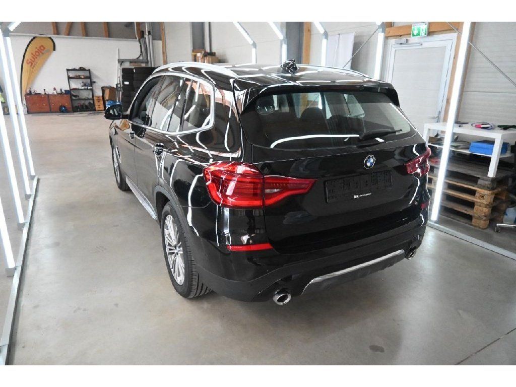 BMW X3 xDrive20d Luxury Line - Samsaru's Car Outlet
