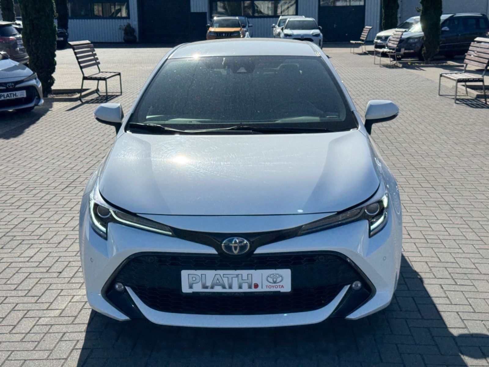 Toyota Corolla Hybrid - Samsaru's Car Outlet