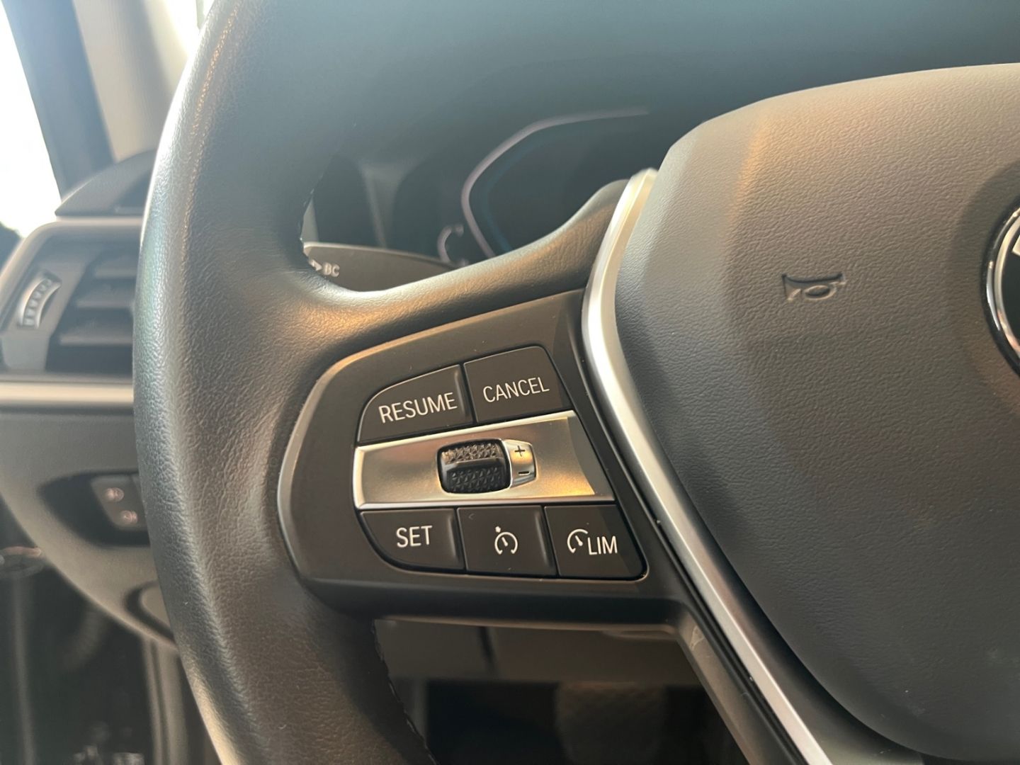 BMW 330 e Advantage - Samsaru's Car Outlet
