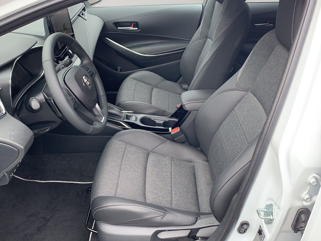 Toyota Corolla 1.8 Hybrid Touring Sports - Samsaru's Car Outlet