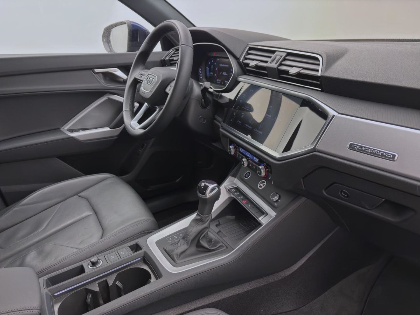 Audi Q3 40 TDI Q ADVANCED - Samsaru's Car Outlet