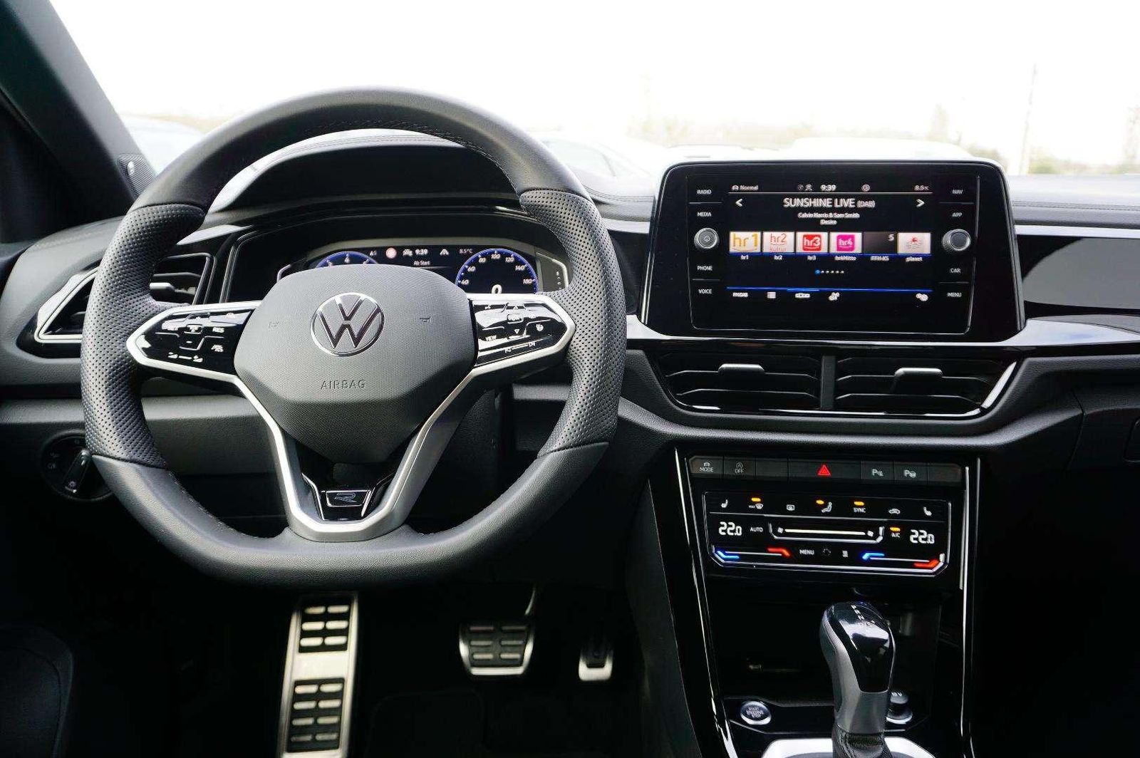 Volkswagen T-Roc R-Line 1.5 TSI 7-Gang DSG - Samsaru's Car Outlet