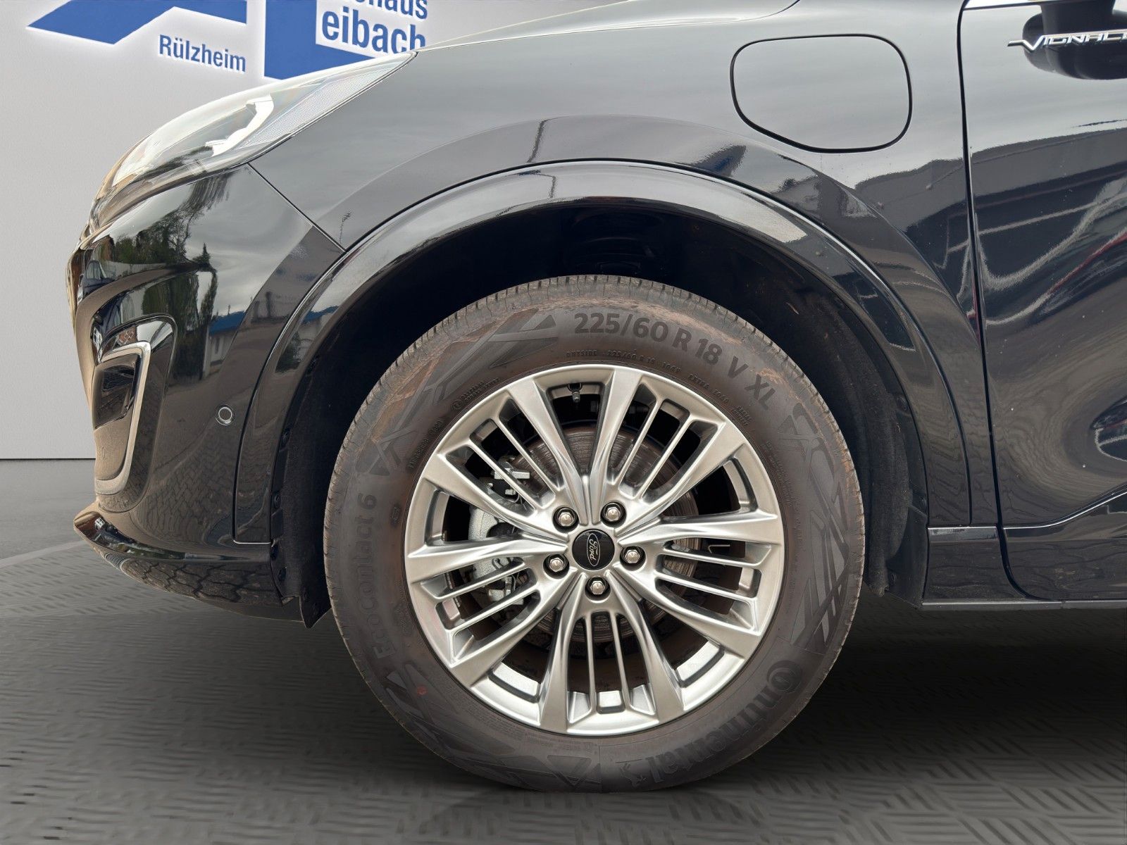 Ford Kuga Plug-In Hybrid Vignale - Samsaru's Car Outlet
