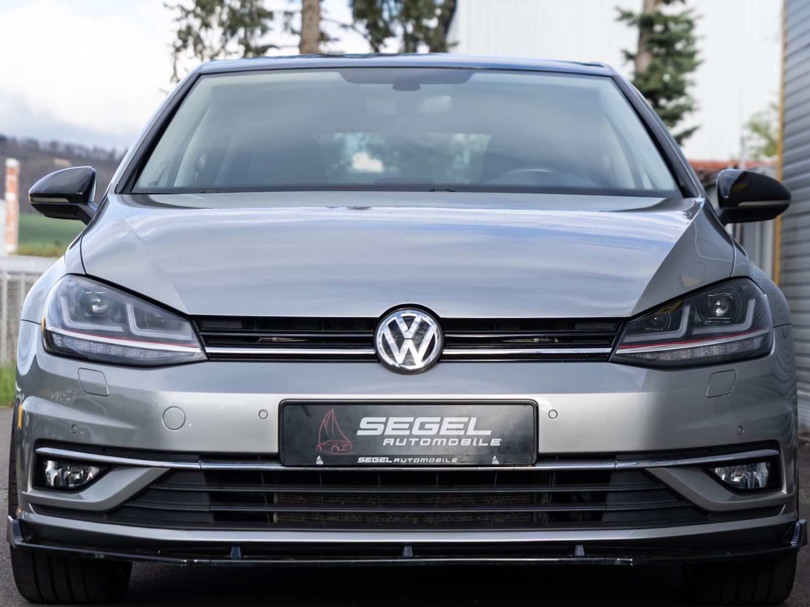 Volkswagen Golf VII 1.5TSI Highline - Samsaru's Car Outlet
