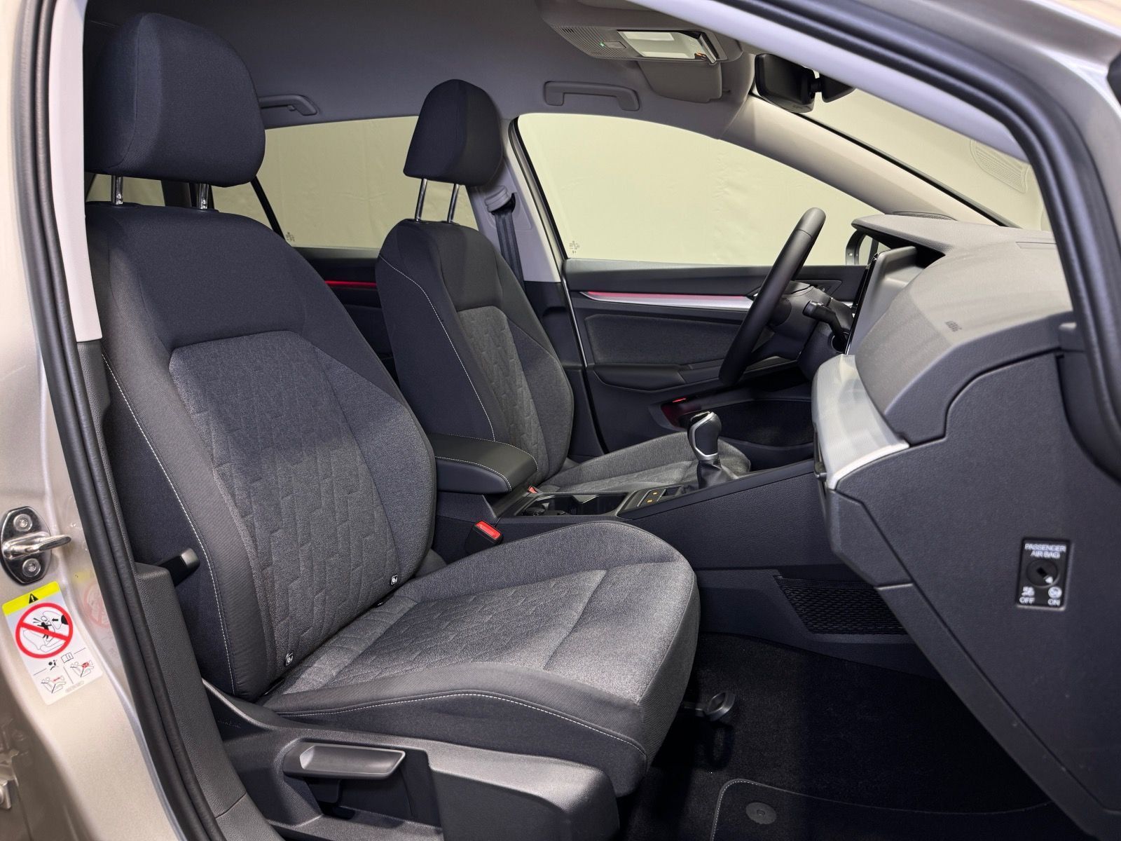 Volkswagen Golf Variant MOVE 1.5 TSI - Samsaru's Car Outlet