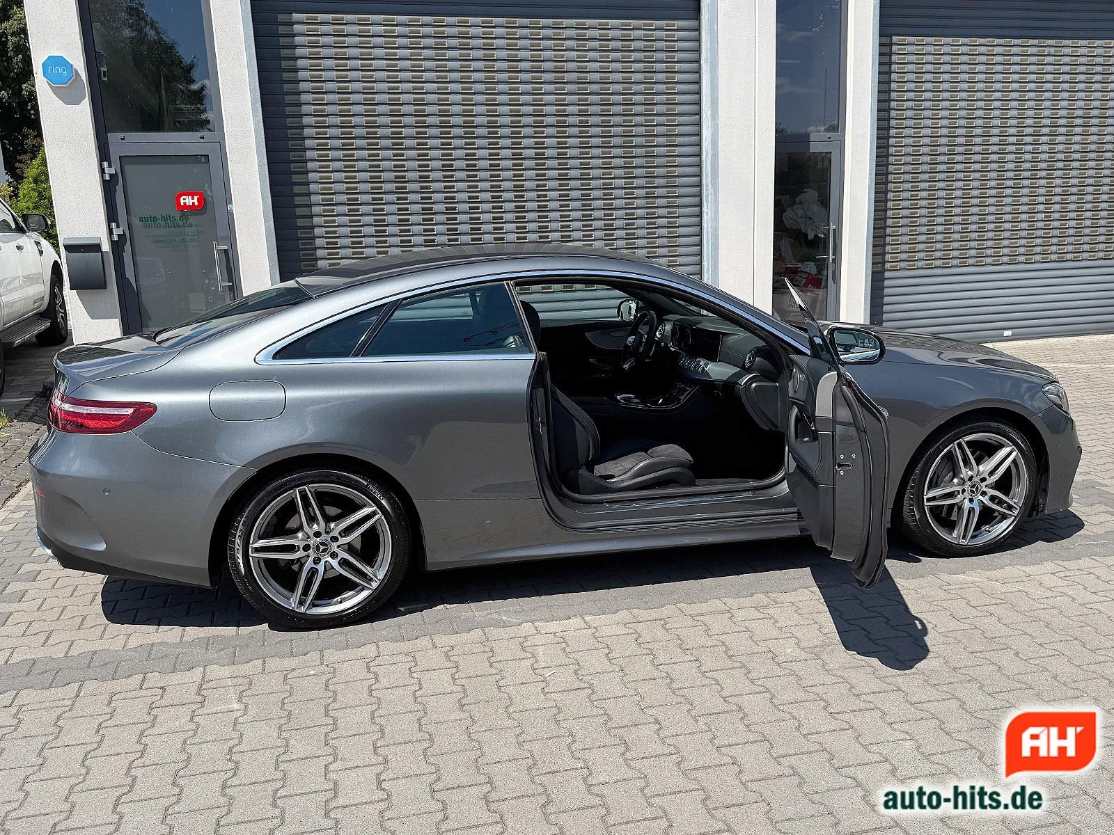 Mercedes-Benz E 220 Coupe AMG Line - Samsaru's Car Outlet