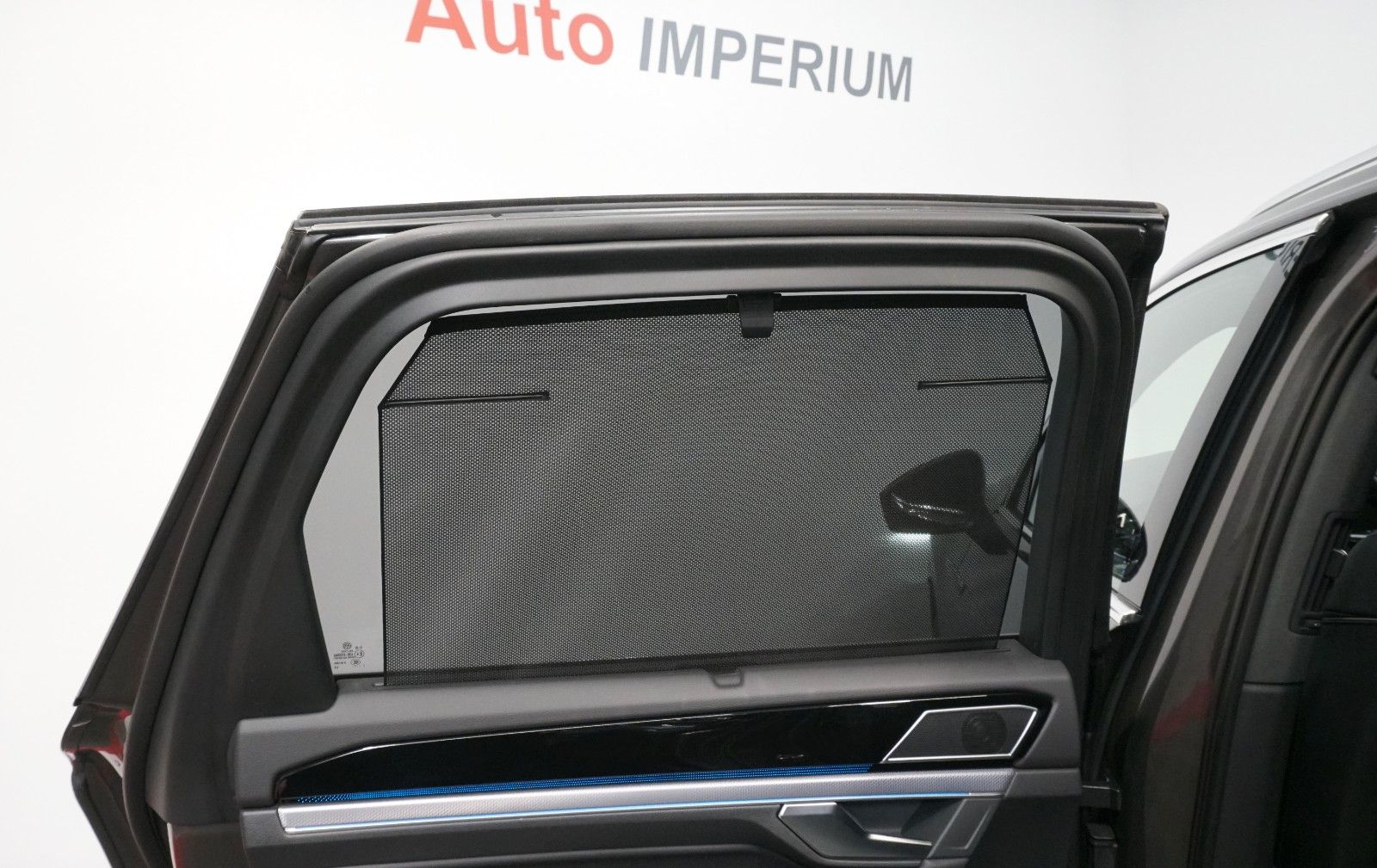 Volkswagen Touareg 3.0 TSI R-Line 4Motion - Samsaru's Car Outlet